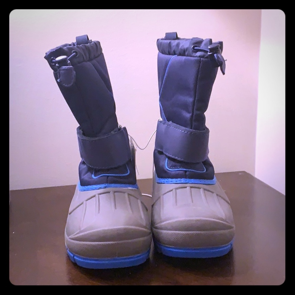 Cat & Jack Boys Boots with Velcro Strap